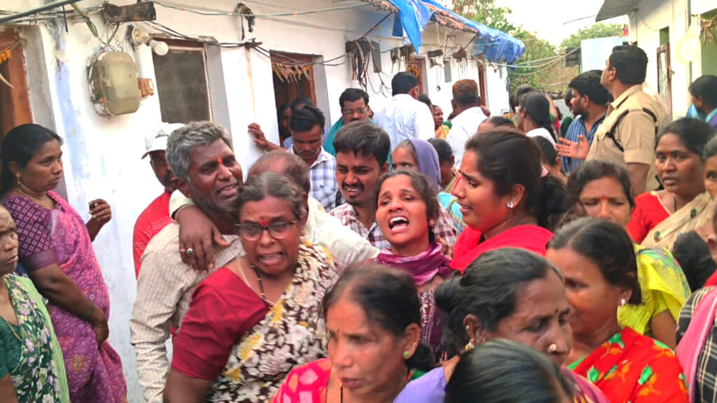 BREAKING : నిజామాబాద్ జిల్లాలో తీవ్ర విషాదం.. పారాణి ఆరకముందే నవ వధువు ఆత్మహత్య..!