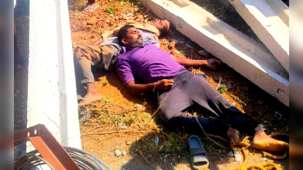 Nalgonda : నల్గొండ జిల్లాలో ఘోర ప్రమాదం.. కరెంటు స్తంభాల లోడు ట్రాక్టర్ బోల్తా, ఇద్దరు మృతి..!