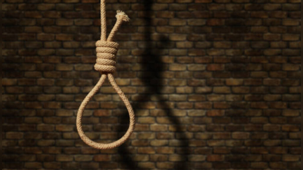 Suicide : ఉరి వేసుకుని యువతీ ఆత్మహత్య..!