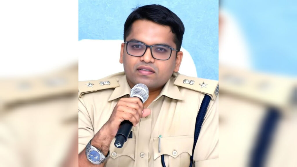 Narayanpet : జిల్లా ఎస్పీ డాక్టర్ వినీత్ కీలక ప్రకటన.. ఏపీకే ఫైల్స్ తో జాగ్రత్తగా ఉండాలి..!